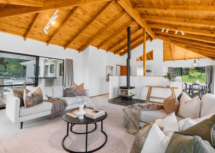  at 31 Noeleen Street, Glenfield, North Shore City, Auckland