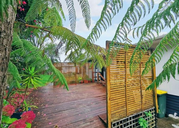 at 2/109 Oreil Avenue, West Harbour, Waitakere City, Auckland