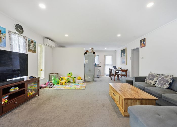  at 14 Meadowcourt Drive, Manukau, Manukau City, Auckland