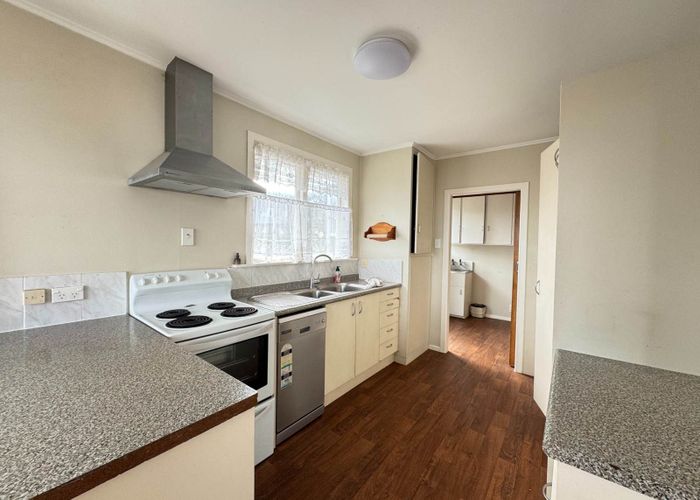  at 2/5 Carole Crescent, Pakuranga, Manukau City, Auckland