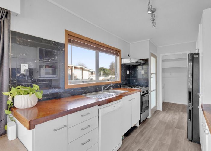  at 6 Camden Place, Pukete, Hamilton, Waikato
