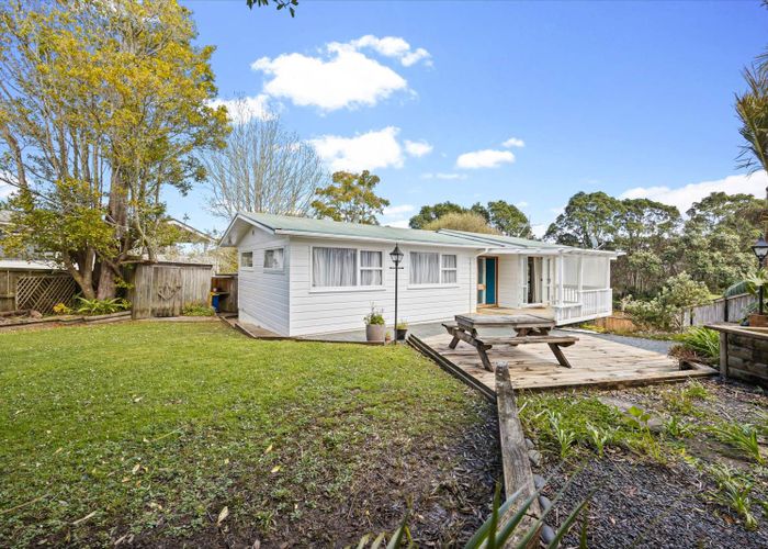  at 7 Ridgewood Crescent, Birkenhead, North Shore City, Auckland