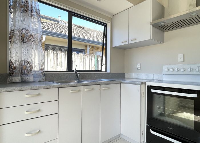  at 2/33 Kappoch Court, Dannemora, Manukau City, Auckland