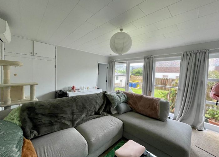  at 2/22 Saltburn Road, Milford, Auckland