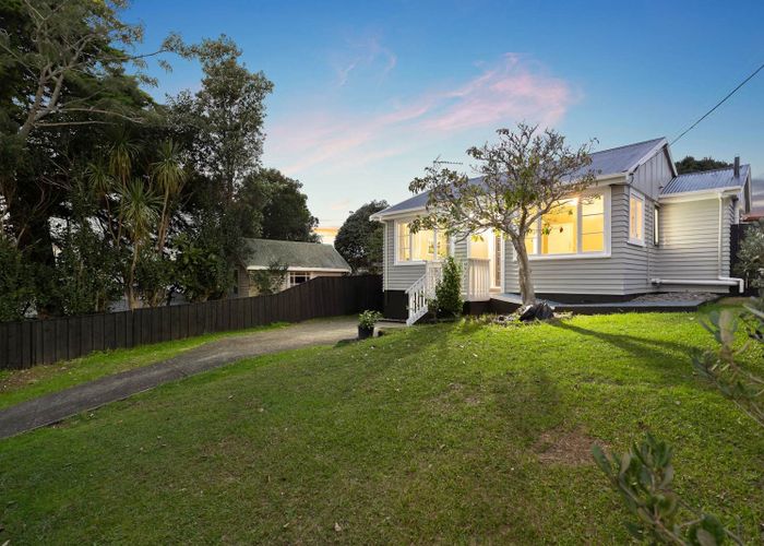  at 109  Beach Haven Road, Beach Haven, North Shore City, Auckland
