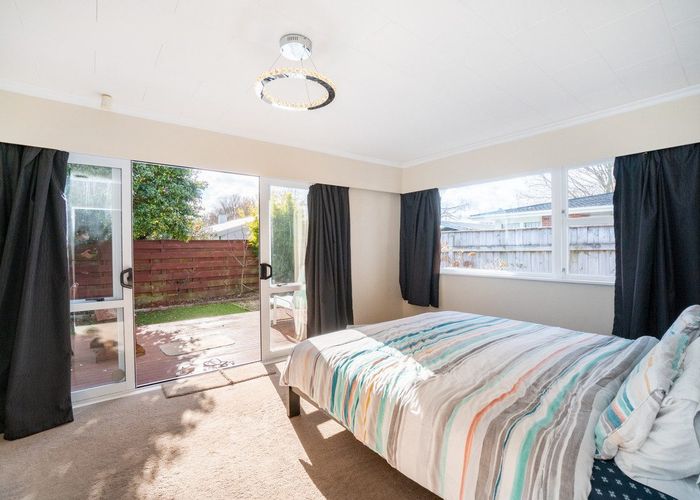  at 4 Wikiriwhi Crescent, West End, Palmerston North, Manawatu / Whanganui