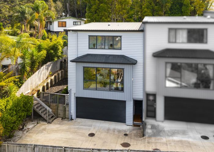  at 4/4 McQuoid Place, Glenfield, North Shore City, Auckland