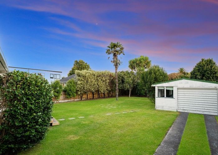  at 18 Durham Street, Te Atatu Peninsula, Auckland