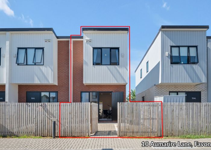  at 10 Aumarire Lane, Favona, Manukau City, Auckland