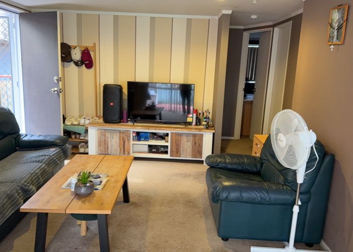  at 1/57 View Road, Henderson, Waitakere City, Auckland