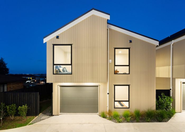  at 10-12 White Heron Drive, Massey, Waitakere City, Auckland