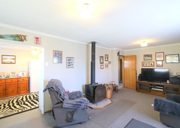  at 71 Avon Road, Clifton, Invercargill