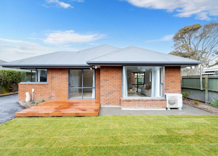  at 2/14 Farquhars Road, Redwood, Christchurch City, Canterbury