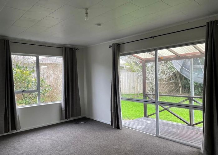  at 1/40 Blacklock Avenue, Henderson, Waitakere City, Auckland