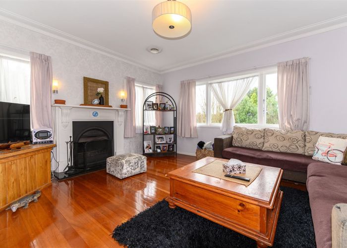  at 4164 Great North Road, Glendene, Auckland
