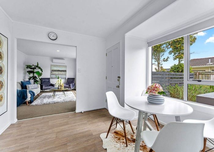  at 1/307a Wairau Road, Totara Vale, North Shore City, Auckland