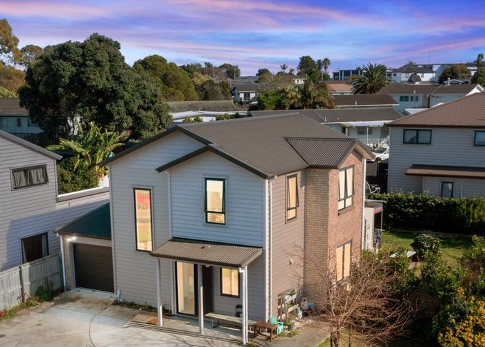  at 70 Kaimoana Street, Weymouth, Auckland