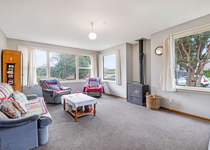  at 2/166 Halswell Road, Hillmorton, Christchurch