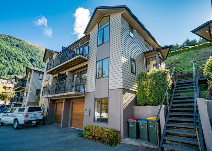  at 4/8 McKerrow Place, Sunshine Bay, Queenstown