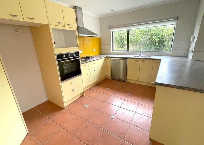  at 29 Maghera Drive, East Tamaki Heights, Auckland