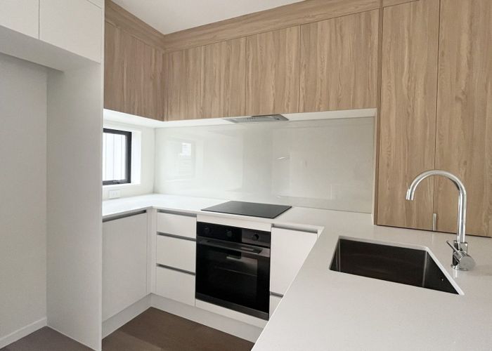  at 8/476 West Coast Road, Glen Eden, Waitakere City, Auckland