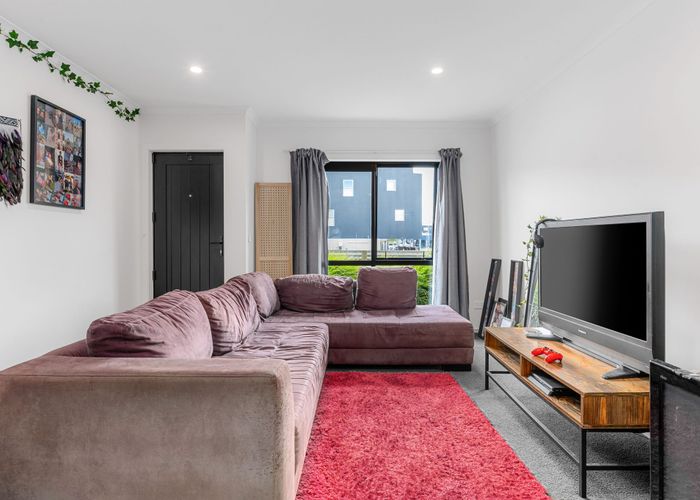  at 2/1 Vialou Street, Hamilton City Central, Hamilton, Waikato