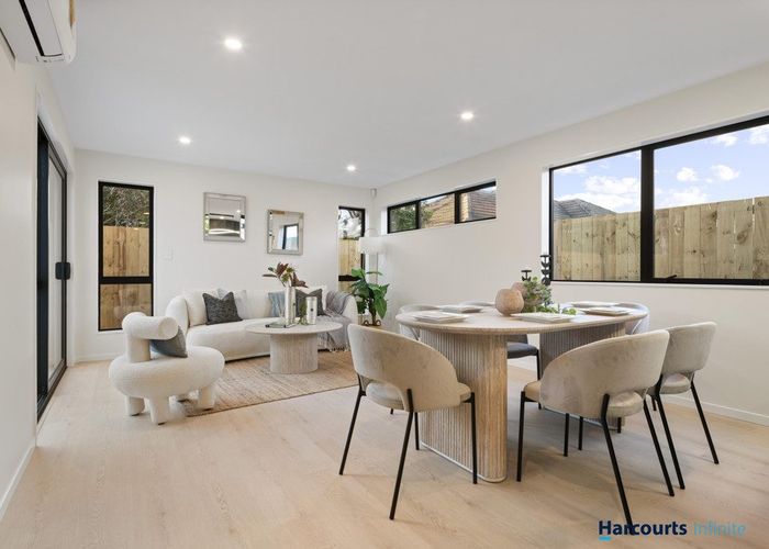  at 2/8 Deuxberry Avenue, Northcote, North Shore City, Auckland