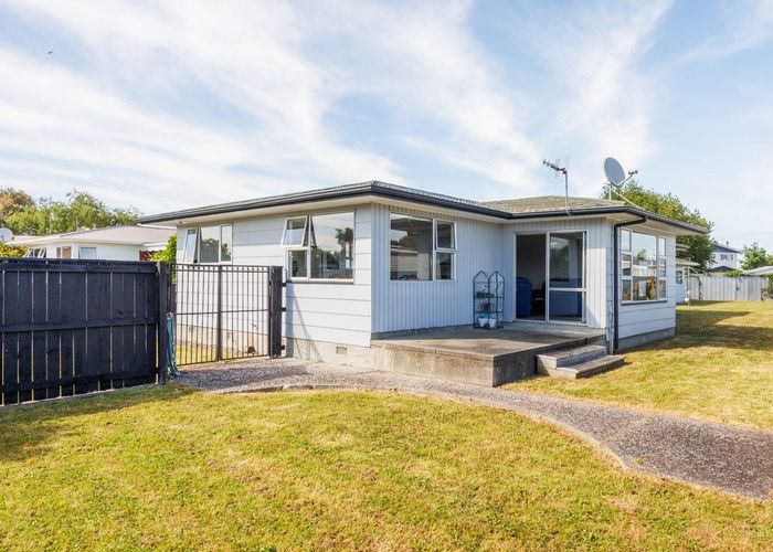  at 24 Dunk Place, Milson, Palmerston North, Manawatu / Whanganui