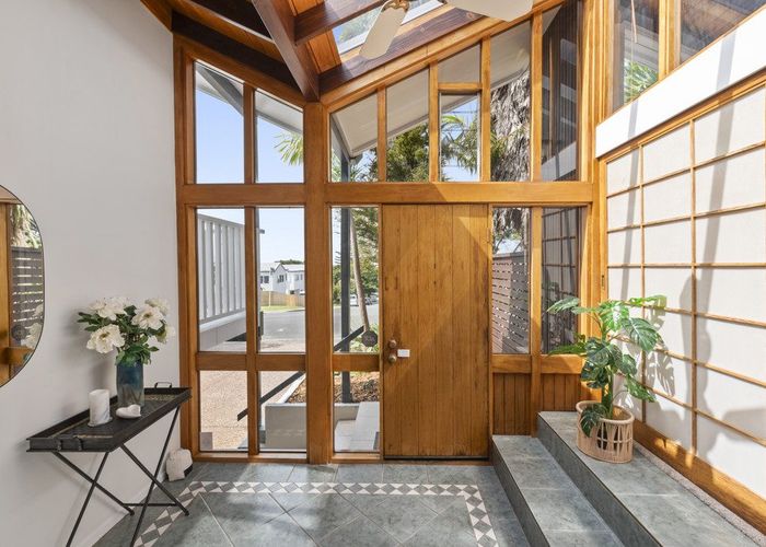  at 21 Holland Road, Hillcrest, Auckland