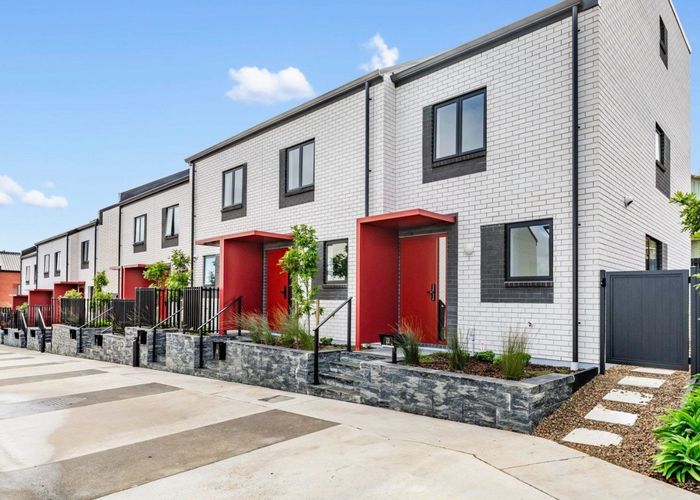  at 22 Tupuke Lane, Mount Roskill, Auckland