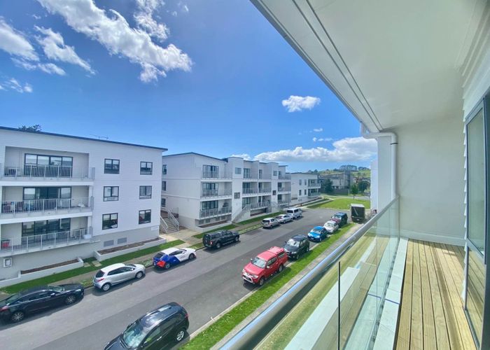  at 2B/136 Stancombe Road, Mission Heights, Manukau City, Auckland