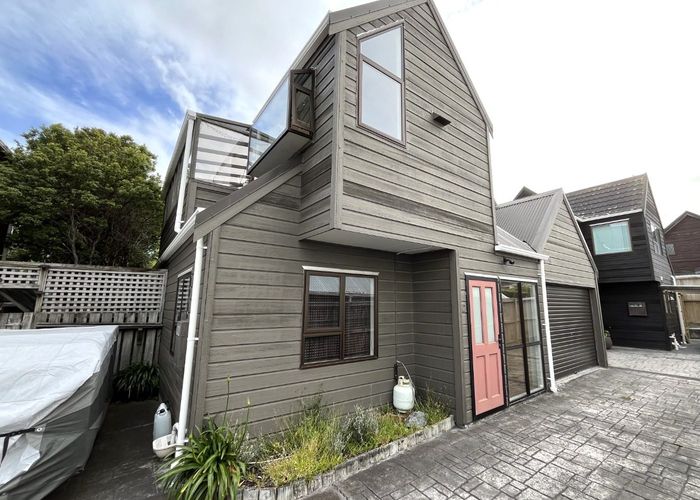  at 2/64 Kaikoura Street, Maupuia, Wellington