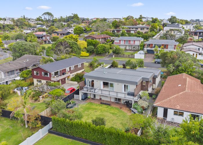  at 5 Stapleford Crescent, Browns Bay, North Shore City, Auckland