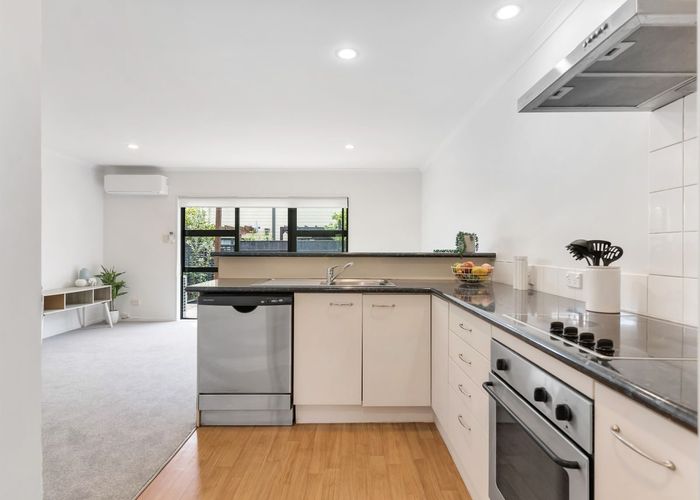  at 6/15 Harbour View Road, Te Atatu Peninsula, Waitakere City, Auckland