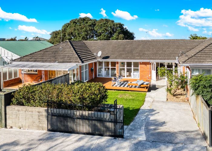  at 2/59 Tawa Road, One Tree Hill, Auckland City, Auckland