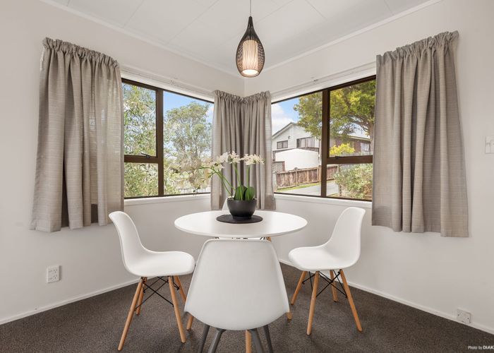  at 8 Waiora Road, Stanmore Bay, Whangaparaoa