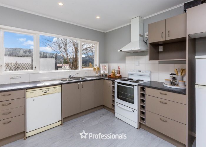  at 15 Holborn Drive, Stokes Valley, Lower Hutt, Wellington