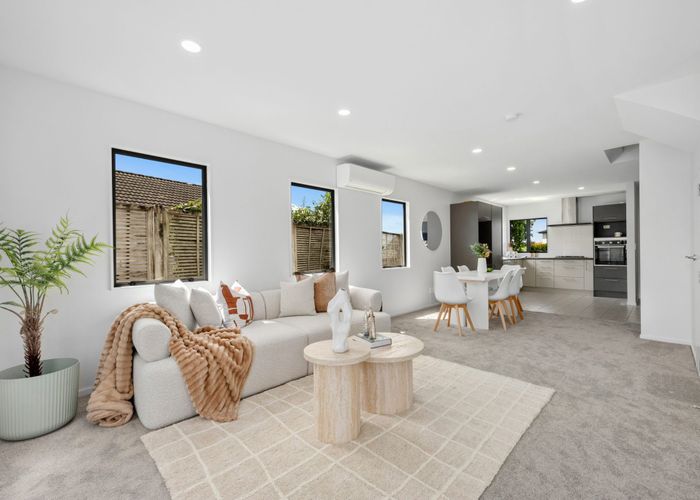  at 15/64 Schnapper Rock Road, Schnapper Rock, North Shore City, Auckland