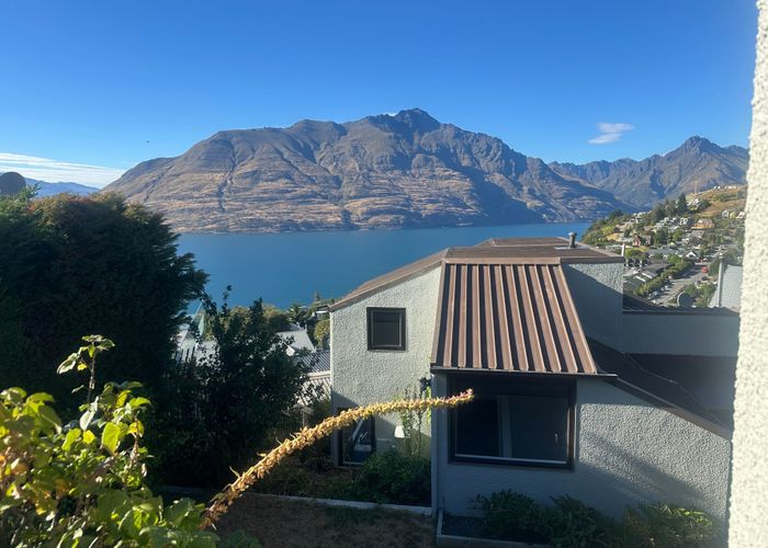  at 92 Wynyard Cr, Fernhill, Queenstown-Lakes, Otago