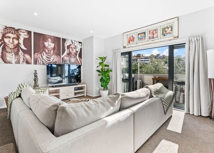  at 11/19 Langana Avenue, Browns Bay, North Shore City, Auckland