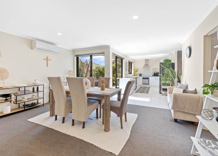  at 18 Carlingford Drive, East Tamaki, Auckland