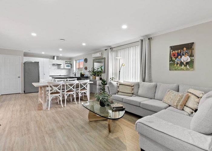  at 4 Kumar Place, The Gardens, Manukau City, Auckland
