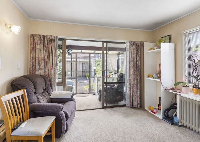  at 2/92 Princes Street, Otahuhu, Auckland