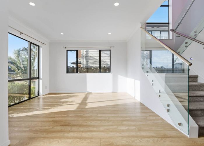  at 5 Downpatrick Drive, Flat Bush, Manukau City, Auckland