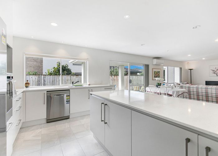 at 64 Bayvista Drive, Karaka, Papakura
