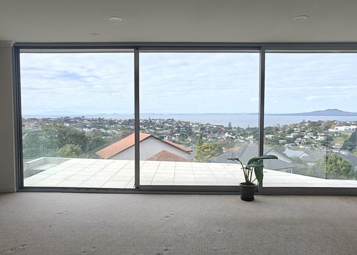  at 7 Shearwater Rise, Rothesay Bay, North Shore City, Auckland