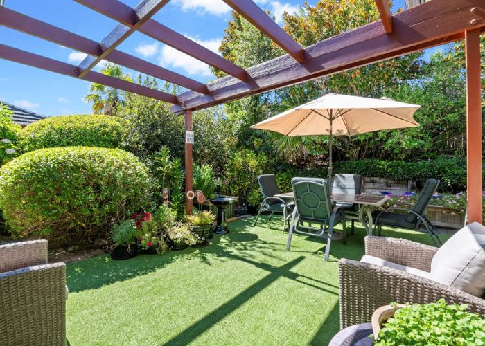  at 37 Admirals Court Drive, Greenhithe, Auckland