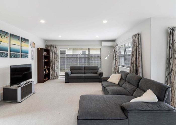  at 34 Pickaberry Avenue, Karaka, Papakura