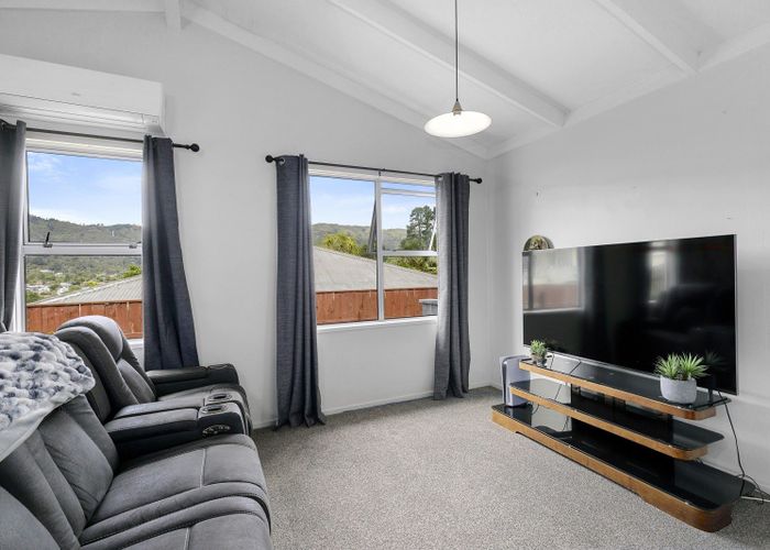  at 7 Waipuna Grove, Stokes Valley, Lower Hutt, Wellington