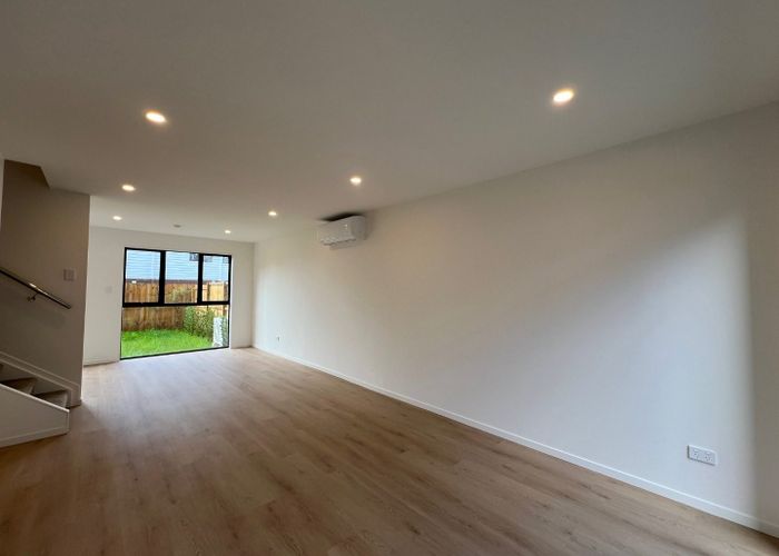 at 4/15 Oakland Avenue , Papatoetoe, Manukau City, Auckland